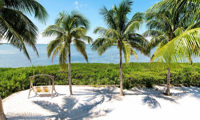 Key West Hotel | Parrot Key Hotel & Villas