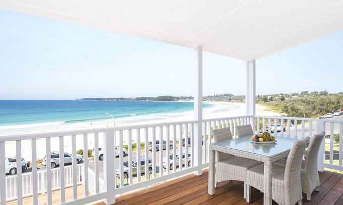 Mollymook Beach House | Pas Beach House Apartment 2