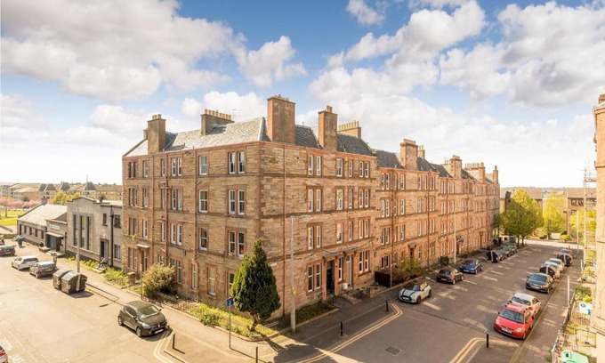 Merchiston Apartment | Pass the Keys 2BD Loft Style Apt - Edinburgh - Free Parking
