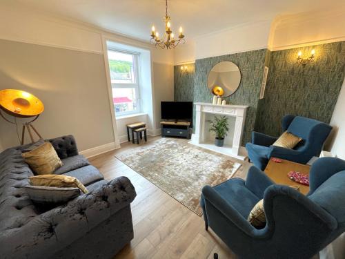 Kirkcudbright Apartment | Pass the Keys Beautifully Presented 3BR Luxury Apartment
