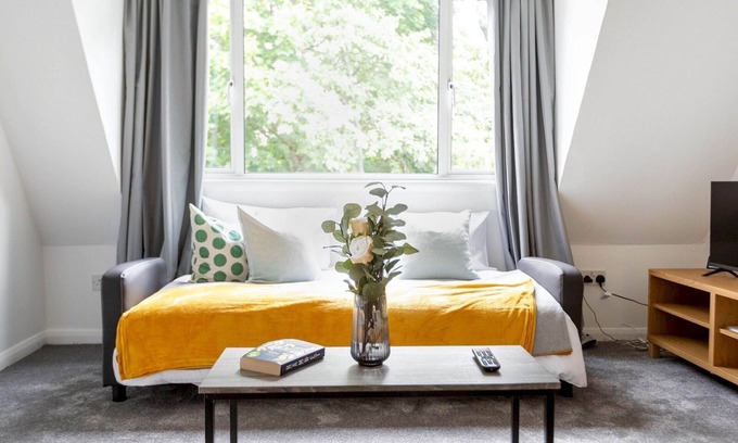 Park Royal Apartment | Pass the Keys | Cosy Studio for Business & Leisure
