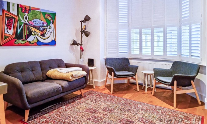 Askew Apartment | Pass the Keys | Family Friendly 2BR Gem