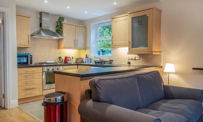 Holywood Apartment | Pass the Keys | Holywood 2BR Apt by the Sea 10 Mins to Belfast