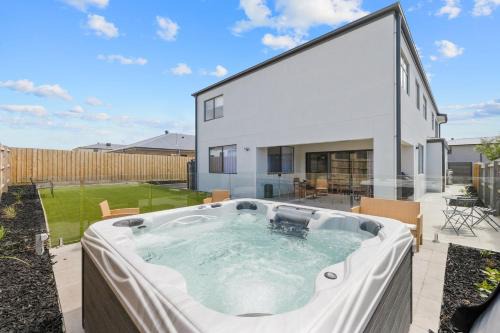 San Remo House | Paterson Retreat