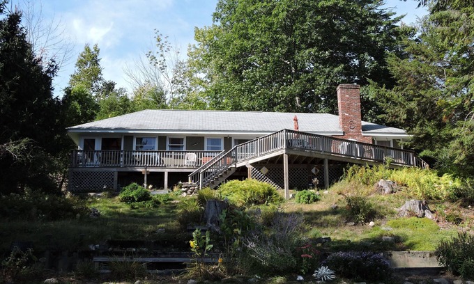 Meredith House | Patrician Shores Winnipesaukee Home Right On The Beach SPECIAL AUGUST RATES