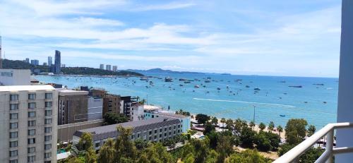 Central Pattaya Apartment | Pattaya Beach View Talay 6 by AEGEAN Suite Condo