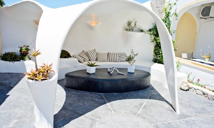Perissa House | Paul's Studio