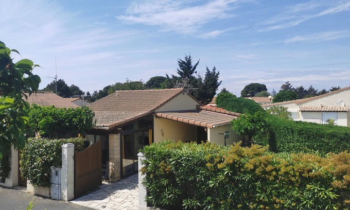 Vendres Cabin | Pavillon 3ch Dans Résidence Sécurisée Avec Piscines, Tennis et Proche des Plages