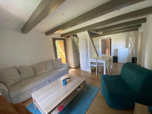 Aramon House | Pavillon du garde de la Porte d'Embrun