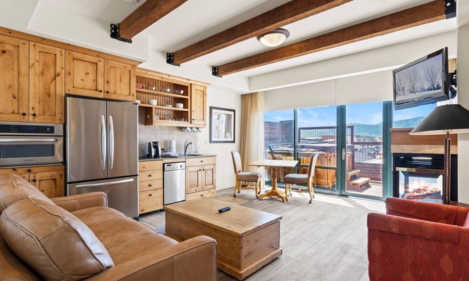 Kimball Junction Condo | Peaceful 1Bdrm | Private Tub, Fireplace | Washer/Dryer + Balcony
