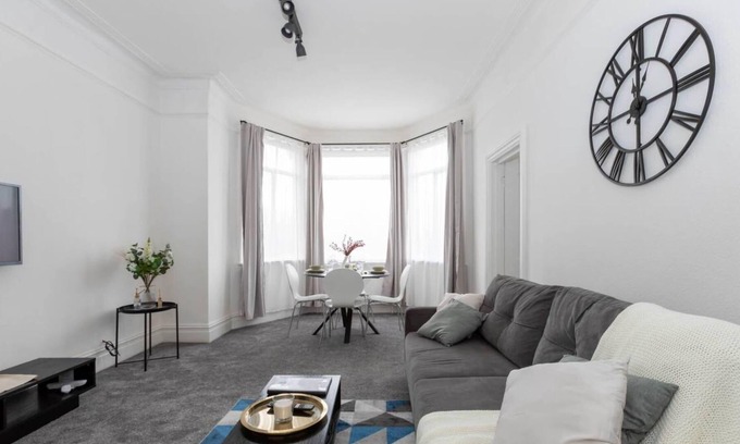 Mapesbury Apartment | Peaceful and Light 1 Bedroom Flat in Kilburn