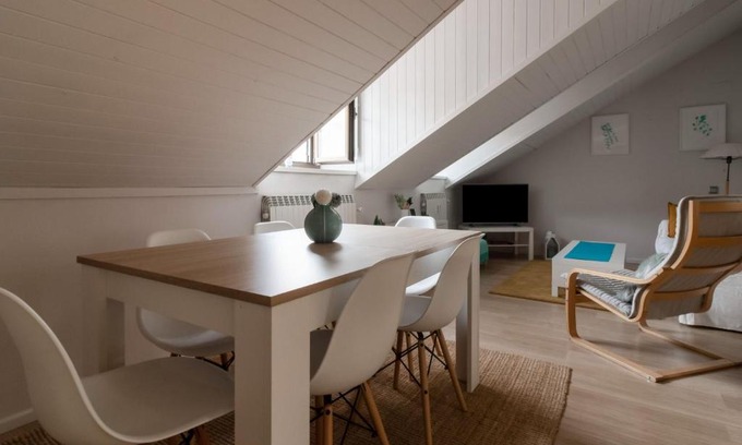 Vielha Apartment | Peaceful Apartment in Vielha with Swimming Pool