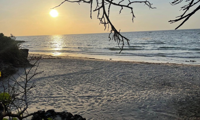 Bocagrande Cabin | Peaceful cabin fronting the Beach in TierraBomba Island, near Cartagena