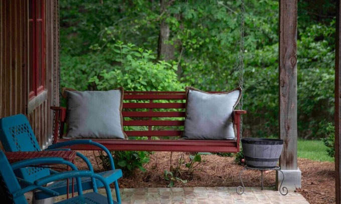 Langston Mile Village House | Peaceful Cabin in the Woods