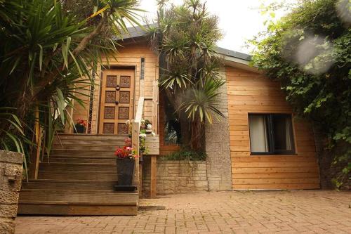 Glastonbury Apartment | Peaceful & Central Self Contained 1 Bedroom House