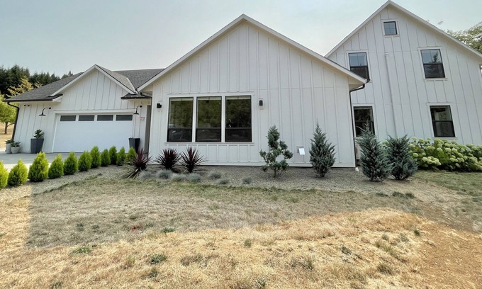 La Center House | Peaceful Getaway at 3-bedroom Home in La Center