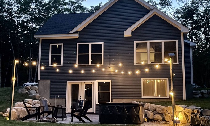 Harrison House | Peaceful Getaway in the Lakes Region of Maine