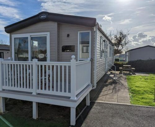 Weymouth Resort | PEACEFUL HOMELY Caravan IN LOVELY CUL DE SAC 1 DOG WELCOME ON REQUEST Littlesea Haven Weymouth