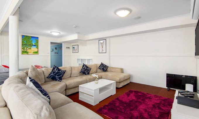 Loch Sport House | Peaceful Lakeside Escape | Family-Friendly, Games Room & Walk to Café