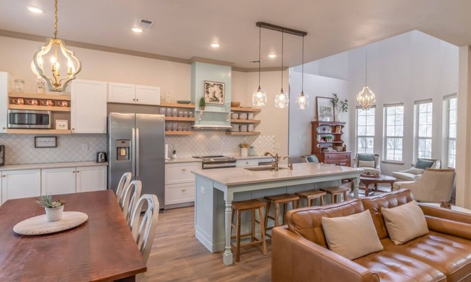 Spring Branch House | Peaceful, LARGE fenced property, perfect for families & pets in the hill country