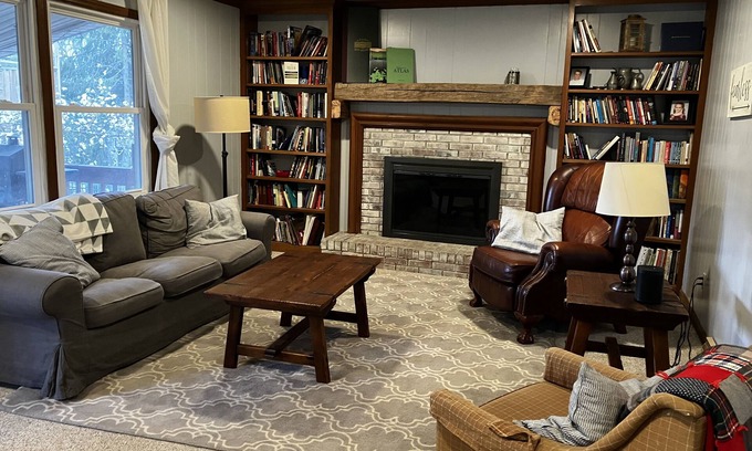 Oxford House | Peaceful Miami University Getaway