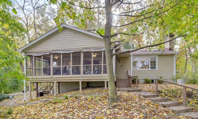New Buffalo House | Peaceful New Buffalo Home Walk to Lake Michigan!