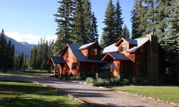 Bayfield House | Peaceful Nostalgic Mountain Home Memories in the beautiful Vallecito Valley!