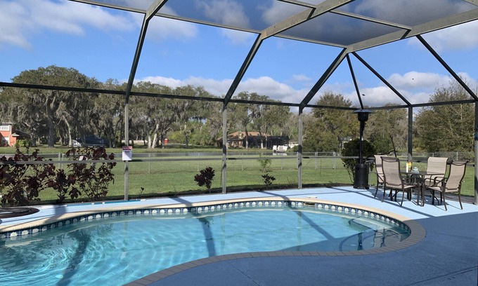 Palmetto House | Peaceful Palmetto Paradise