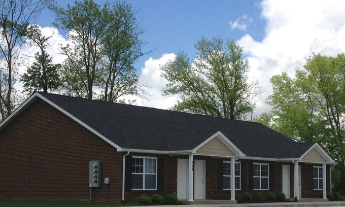 Elizabethtown Apartment | Peaceful Private Retreat ~ High-End Finishes And Hardwood Floors!