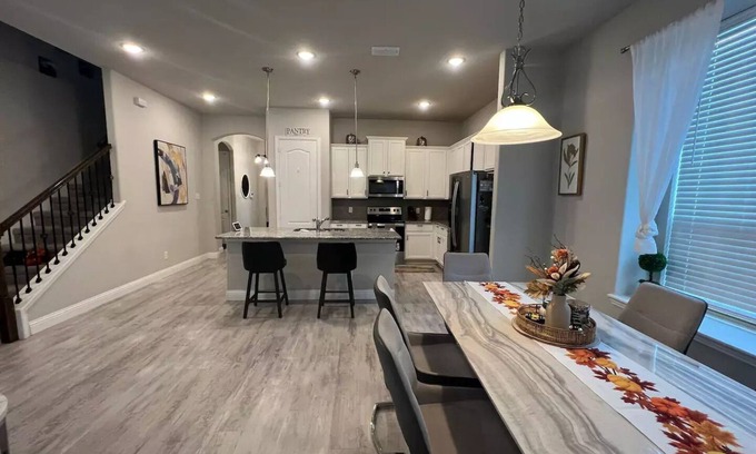 Melissa House | Peaceful & Quiet family-friendly whole house.nn