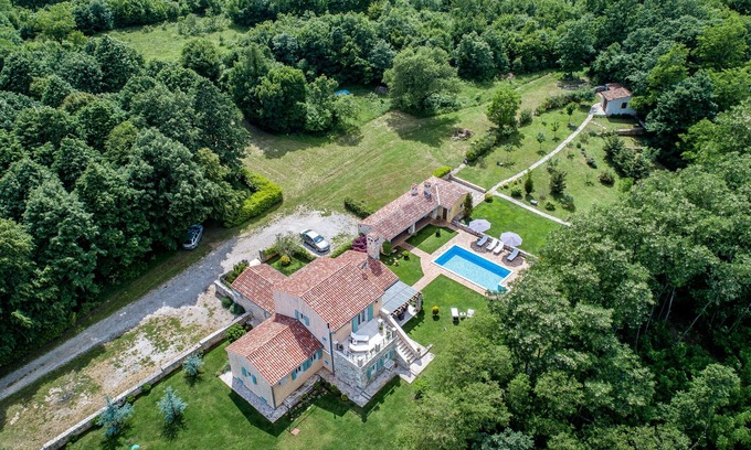 Prodol Villa | Peaceful,relaxing Villa with pool sorrounded with lime trees,plants and forest
