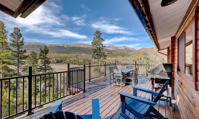 Breckenridge House | Peak Season Deals! Mountain View Cabin: Hot Tub, Game Room & Cozy Fireplace