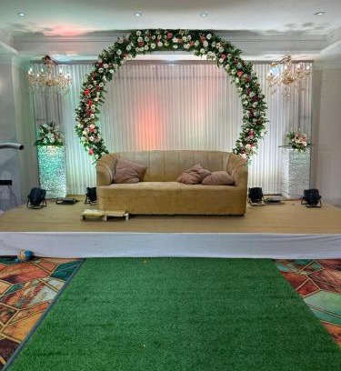 Lansdowne Hotel | Peaks And Pines Resort