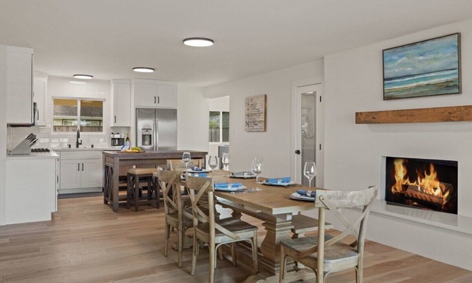 Del Monte Forest House | Pebble Beach's Tee Time: 4BR 3BA walk to the beach