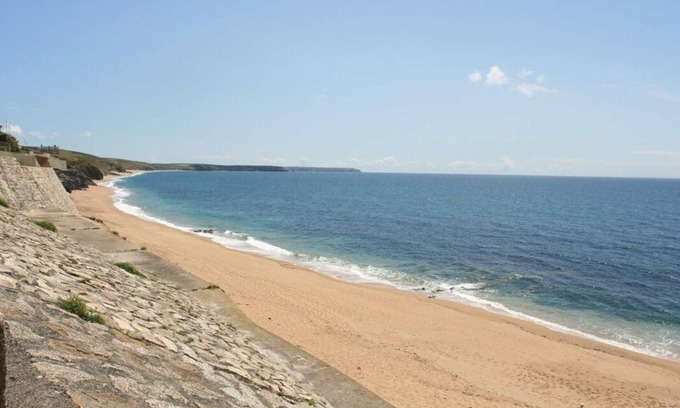 Porthleven Cottage | Pegs