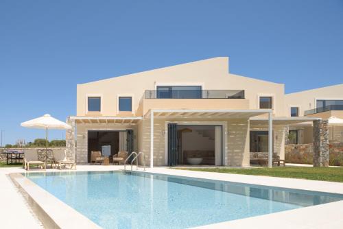 Kavros House | Pelagias Loft Villas Heated pool