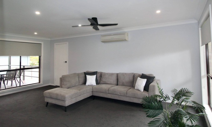 Erowal Bay House | Pelican Hut - Pet Friendly