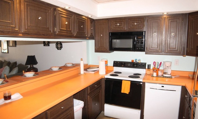Crescent Beach Condo | Pelican Inlet C218
