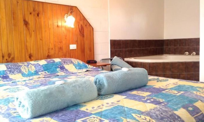 San Remo Hotel | Pelicans Motel San Remo