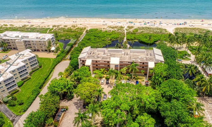 Sanibel Condo | Pelicans Roost 102