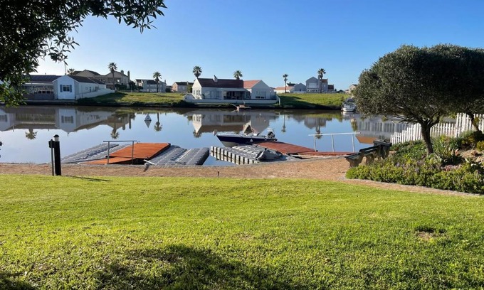 Port Owen Apartment | PelicanStay