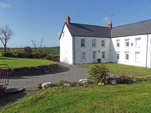Llanfyrnach House | Penalltcych Farmhouse Abercych