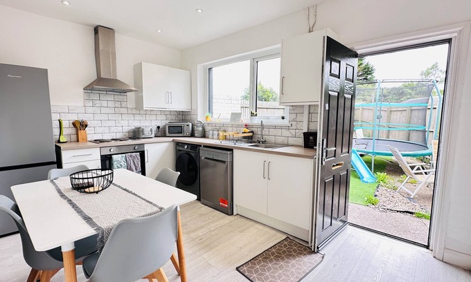 Tremorfa House | Pengam House