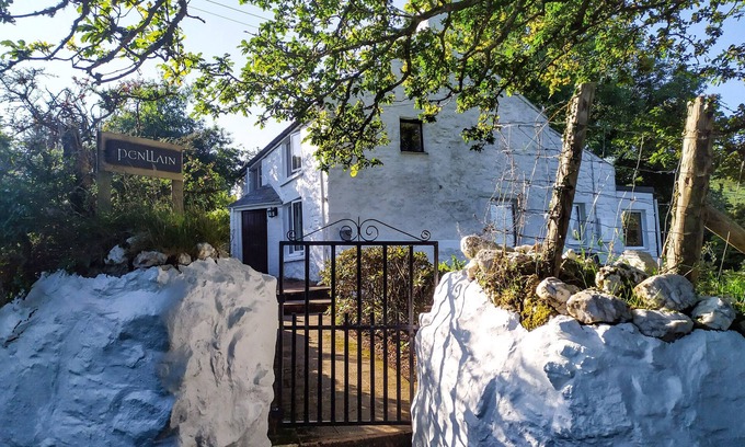 Newport Cottage | Penllain