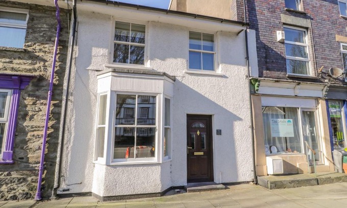 Bala House | Penllyn House