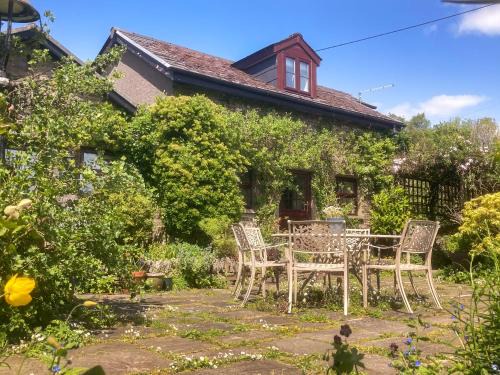 Bridgend House | Penny Croft - Uk10449
