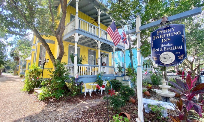 Downtown Historic District Bed & Breakfast | Penny Farthing Inn