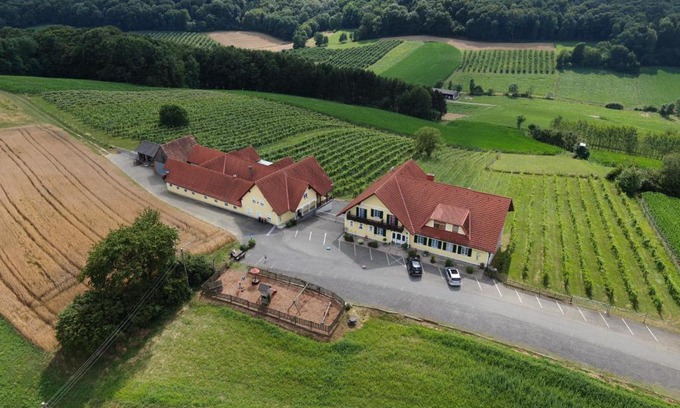 Gemeinde Hohenbrugg-Weinberg House | Pension Rucksackpeter