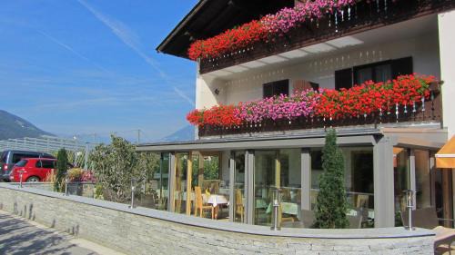 Laces Bed & Breakfast | Pension Tannenhof