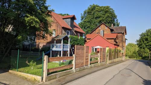 Holzminden Bed & Breakfast | Pension Weseraue